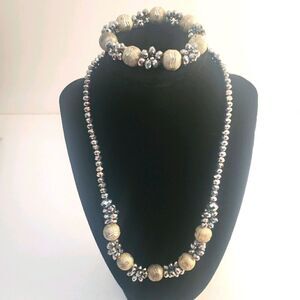 Silver tone necklace & bracelet set